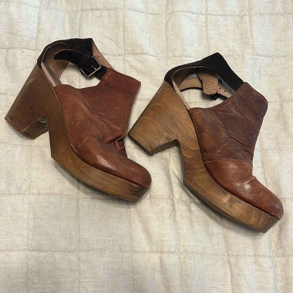 Free people amber orchard clog